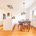 Guestready - Spacious Flat In The Heart Of * リスボン